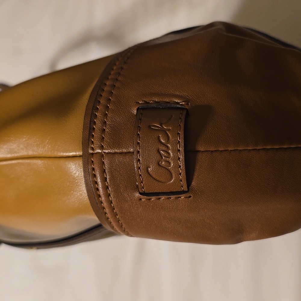 Coach Saddle & Tan Leather Bag with Gold Accents - Picture 3 of 9